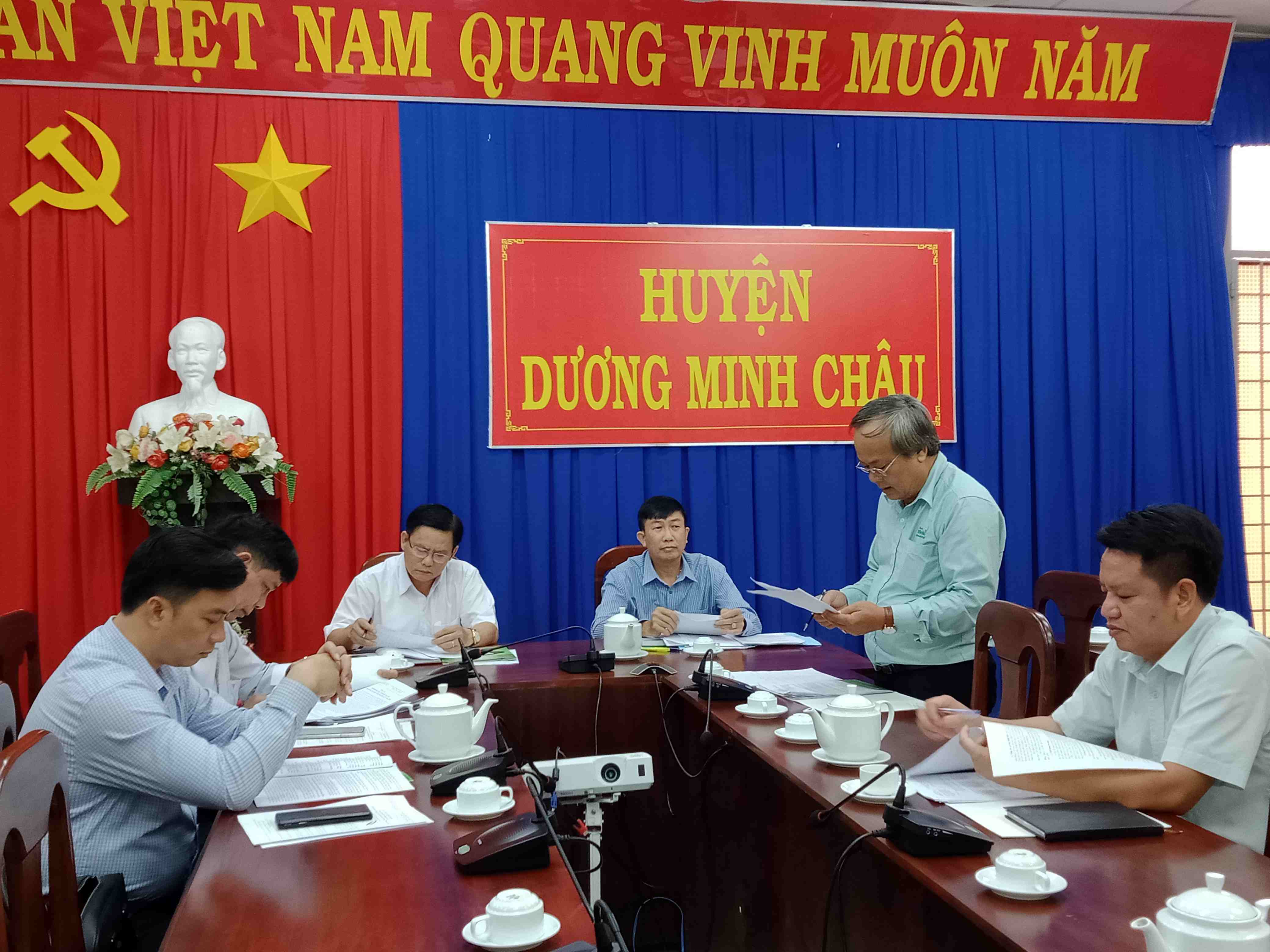 Dương Minh Châu: Ngân hàng Chính sách xã hội huyện tổ chức họp định kỳ quý 3 năm 2020